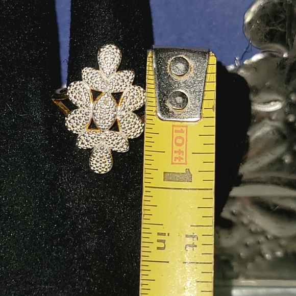 Elegant Silver Leaf Ring - Picture 3 of 4